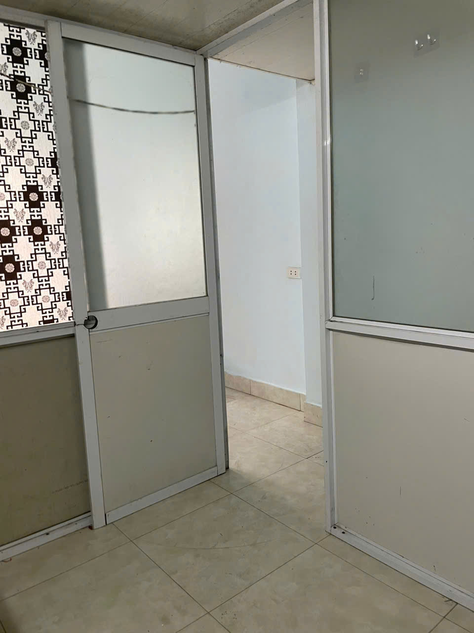 cho thuê nhà Hoàng Mai, Trương Định chỉ 5 Triệu, 50m2 x 1.5 tầng, 2 ngủ ở gđ, nhóm sv - Ảnh 3